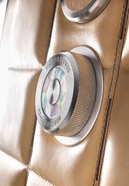 Orion XXL Safe | Cream Leather - Image 3